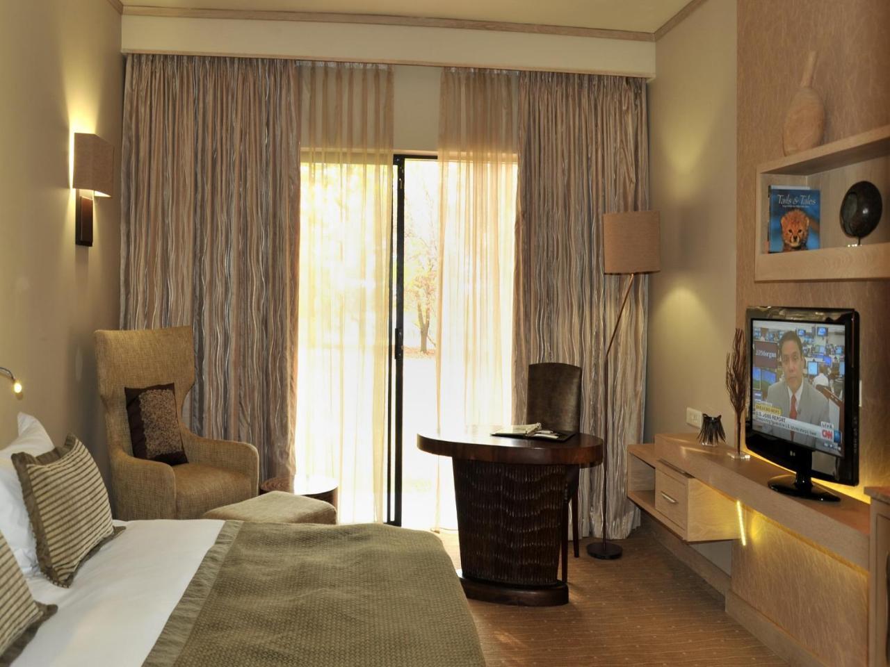 Lombardy Boutique Hotel & Conference Venue Претория Экстерьер фото